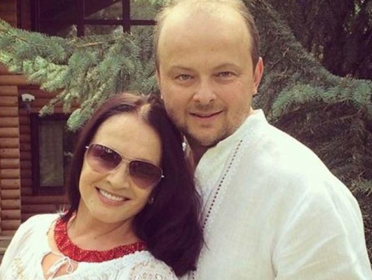 Сын Софии Ротару показал ее роскошный дом: особняк располагается в лесу под Киевом