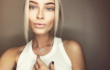 Алёна Шишкова похвасталась букетом от таинственного поклонника 