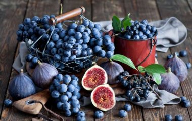 Медики назвали полезные свойства продуктов синего цвета