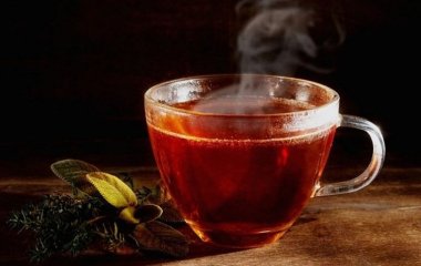 Чому лікарі не рекомендують пити надто гарячий чай