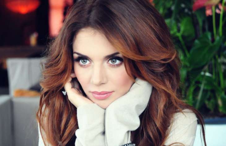 Анна Седокова показала книги, которые читает