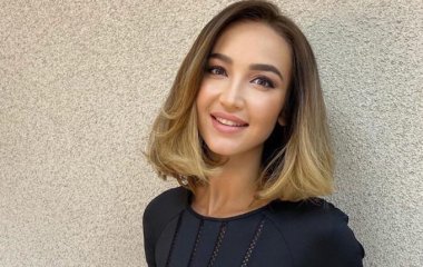 Рыдающая истеричка Бузова устроила вакханалию на красной дорожке