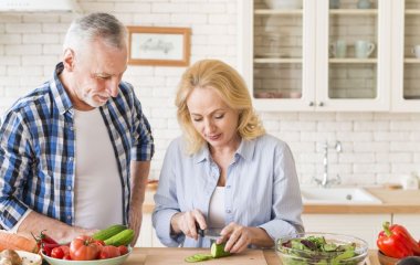 7 продуктів, які треба їсти після 50, щоб зберегти пам’ять і міцне здоров’я до глибокої старості