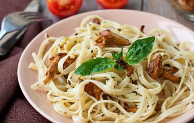 Ароматная постная паста с грибами: добавки попросят все