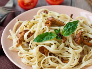 Ароматная постная паста с грибами: добавки попросят все