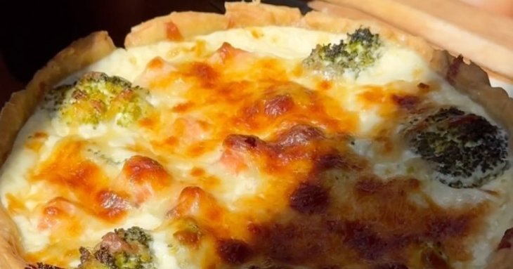 Класика французької кухні: рецепт кіша з лососем і броколі