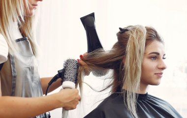 Яку стрижку не варто робити 2026 року: зачіска давно вийшла з моди, але перукарі про це мовчать