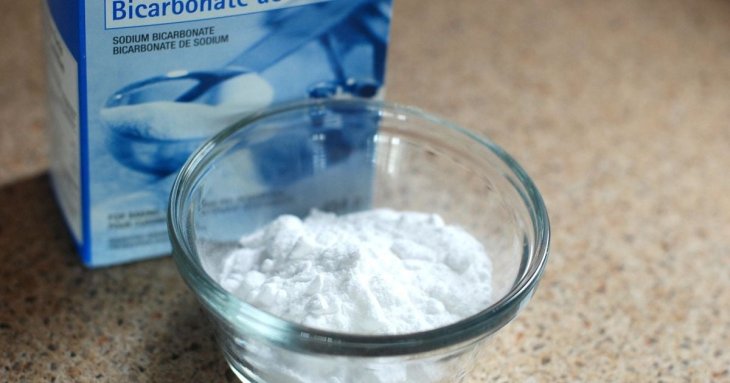 Навіщо восени треба ставити тарілку з содою під ліжко: науковці пояснили, чому це працює