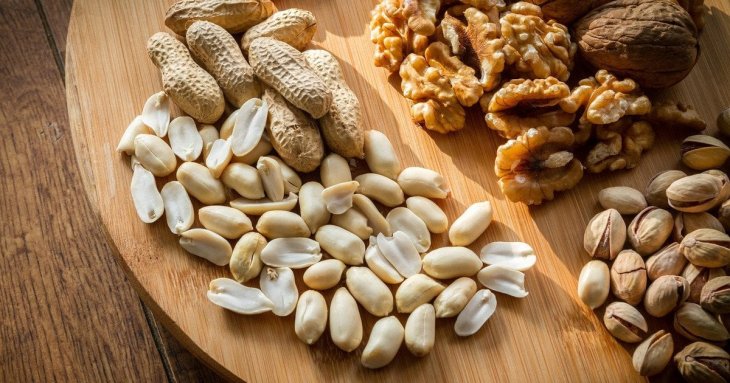 Усього одна жменя на день: який продукт може захистити від високого тиску