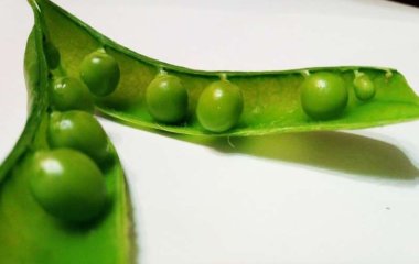 Диетологи назвали продукты, помогающие худеть во время сна