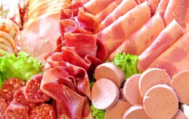 Медики назвали популярные продукты, которые могут вызвать рак