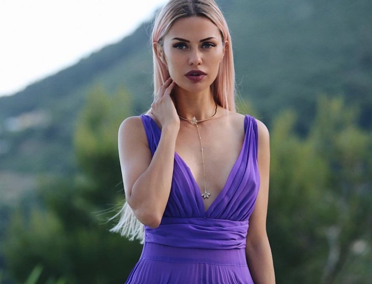 Виктория Боня блистала на красной дорожке в наряде с пайетками