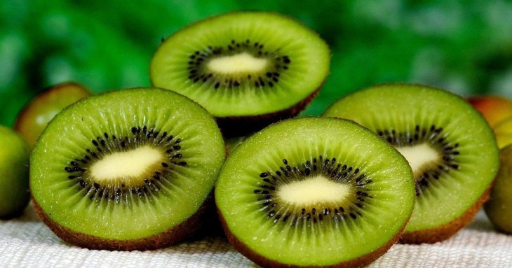 Як правильно їсти ківі — зі шкіркою чи без: пояснення експертів