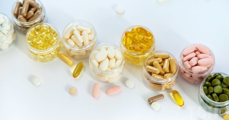 8 небезпечних побічних ефектів харчових добавок та вітамінів, про які мало хто знає