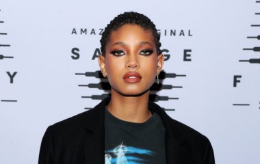 20-летняя Уиллоу Смит побрила голову во время выступления