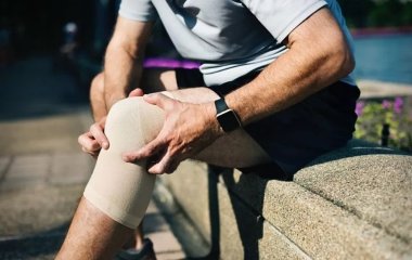 Небезпечний сигнал: про що попереджає нас хрускіт у суглобах