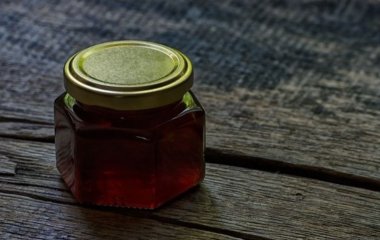 Лікар розвіяла міф про лікування хвороб медом