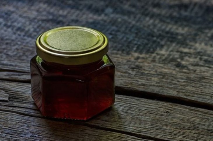 Лікар розвіяла міф про лікування хвороб медом