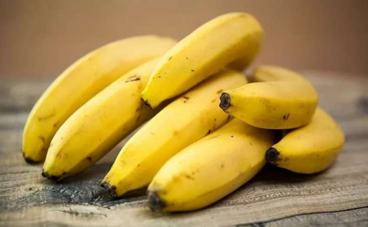 Диетолог рассказала, кому нельзя есть бананы
