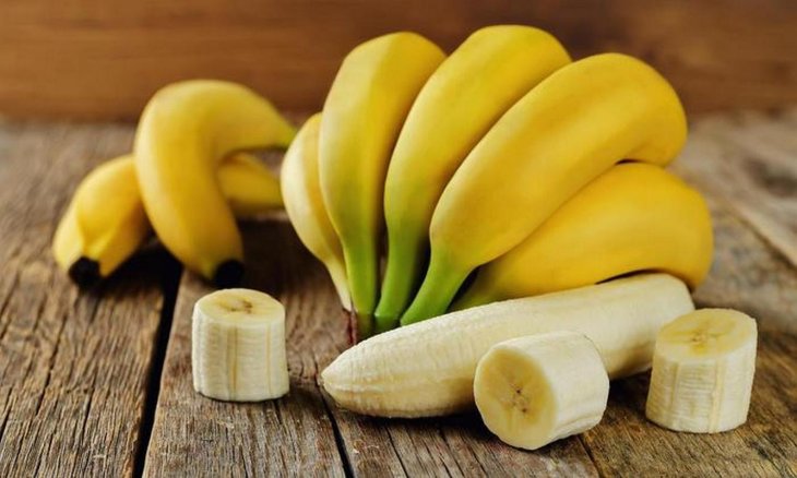 Бананы могут быть опасными, если их неправильно есть: в чем причина