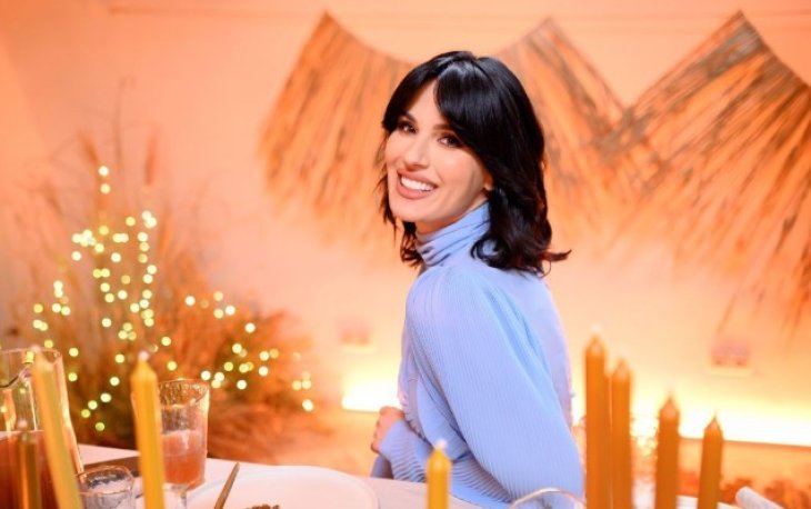 Маша Ефросинина призналась, что провела праздники с мужем-военным за границей и показала редкое фото с ним