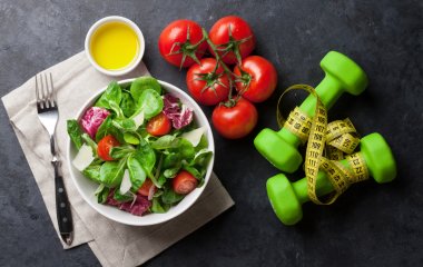 Врач-флеболог назвал продукты, которые нельзя есть при варикозе и отеках