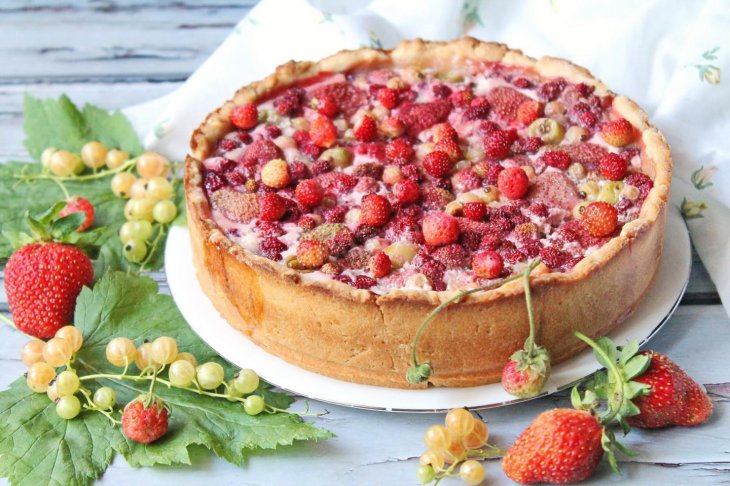 Воплощение нежности и лёгкости: рецепт пирога с творогом и ягодами