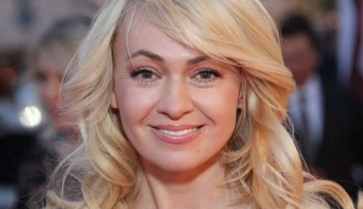 Яна Рудковская стала на лед