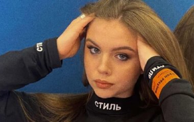 Такой фигуре позавидует Ким Кардашьян: дочь Ольги Фреймут Злата Митчелл вышла на пляж в розовом леопарде