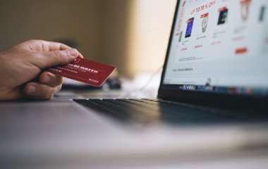 Підліток заробив $570 тисяч на лазівці в поверненні товарів
