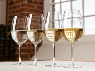 Види вина: як правильно вибрати напій до їжі