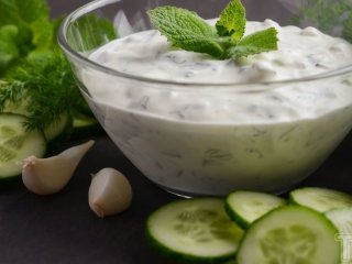 Домашній соус із кропу і сметани: до картоплі, м’яса і овочів