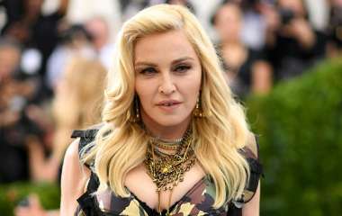 Мадонна привлекла внимание папарацци новым образом