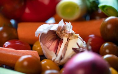 Как убрать запах чеснока: три продукта, о которых вы не догадывались