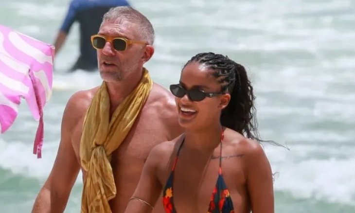 Венсан Кассель отдыхает в Бразилии с новой девушкой, которую все считают копией Тины Кунаки