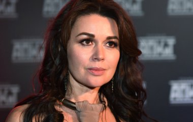 Директор Анастасии Заворотнюк опроверг информацию о болезни звезды