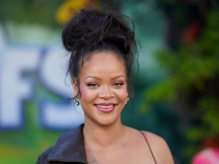 Ріанна вперше знялась із 7-місячною донечкою для обкладинки відомого глянцю: 