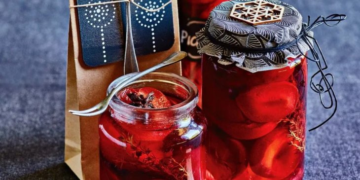 Пикантные маринованные сливы: рецепт беспроигрышной закуски на зиму