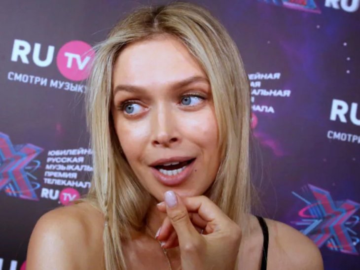 «Честные» фотографии растрепанной Веры Брежневой без макияжа утекли в Сеть