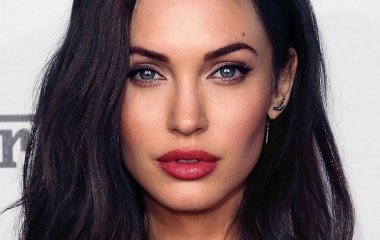Меган Фокс отправилась на рождественский шопинг с семьей 