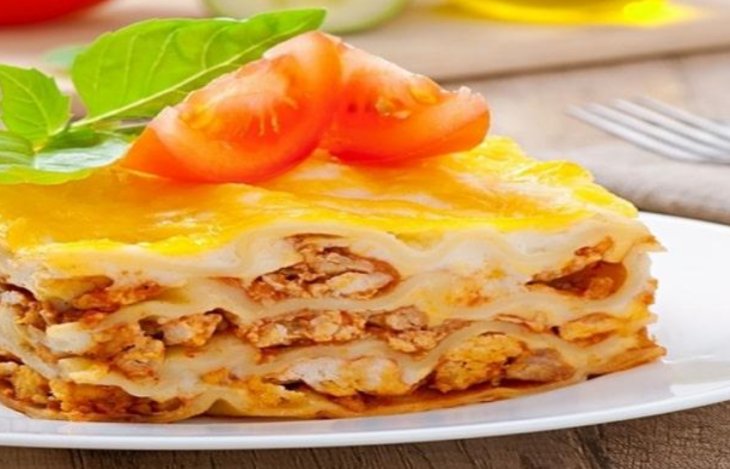 Лазанья с мясным фаршем и пармезаном