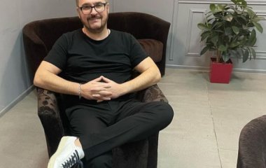 Олександр Пономарьов зізнався, з ким живе у заміському будинку