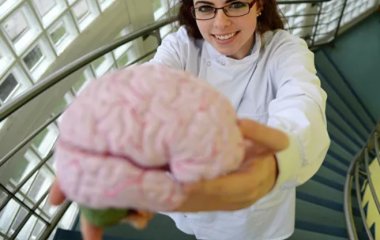 Вчені вперше вилікували наслідки деменції