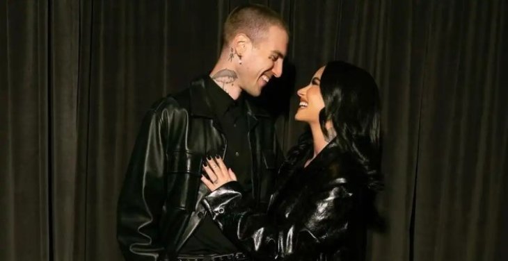 Деми Ловато выходит замуж: фото обручального кольца с огромным бриллиантом