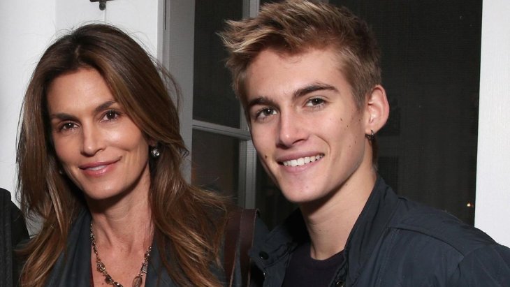 Сын Синди Кроуфорд сделал вторую татуировку на лице