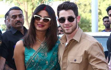 Приянке Чопре муж подарил машину, радуясь первенству в  чарте Billboard Hot 100