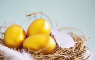 Крашанки будуть яскраво-жовтого кольору: треба додати лише один інгредієнт