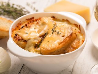 Французский луковый суп по классическому рецепту