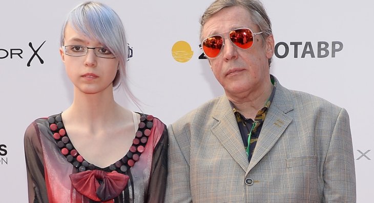 Психиатр поставил диагноз считающей себя мужчиной дочери Ефремова