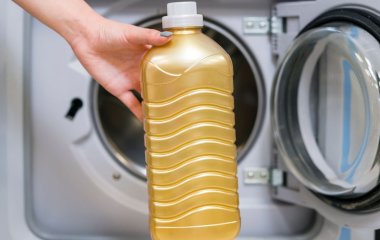 Как очистить пятна из пуховика без стирки: действенный метод